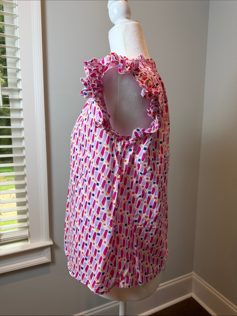 THML Pink Multi-Color Ruffle Sleeve Blouse. Size Small. - Picture 3 of 7